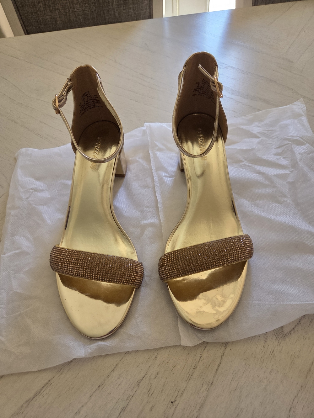 Pizz Annu Womens Size 10 Gold Glittery Sandals 2” Block Heels Open Toe